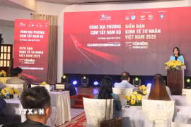 Quang cảnh lễ Khai mạc Diễn đàn Kinh tế tư nhân Việt Nam 2025 - Vòng đối thoại địa phương cụm Tây Nam Bộ, tổ chức tại phường Long Xuyên, tỉnh An Giang. (Ảnh: Công Mạo/TTXVN)