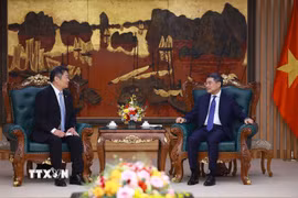Thủ tướng Lê Minh Hưng tiếp ông Nagasaki Kotaro, Thống đốc tỉnh Yamanashi (Nhật Bản). (Ảnh: Dương Giang/TTXVN)