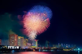 Điểm bắn pháo hoa tại Công viên Thống nhất. (Ảnh: Minh Quyết/TTXVN)