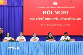 Chủ tịch Quốc hội Trần Thanh Mẫn dự Hội nghị tiếp xúc cử tri chuyên đề với nông dân tại xã Tân An Hội, Thành phố Hồ Chí Minh.(Ảnh: Doãn Tấn/TTXVN)