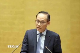 Đồng chí Lê Hoài Trung, Bí thư Trung ương Đảng, Quyền Bộ trưởng Bộ Ngoại giao trình bày chuyên đề “Nội dung trọng tâm, cốt lõi của Nghị quyết số 59-NQ/TW, ngày 24/01/2025 của Bộ Chính trị về hội nhập quốc tế trong tình hình mới và Chương trình hành động thực hiện Nghị quyết số 59-NQ/TW”. (Ảnh: Phương Hoa/TTXVN)