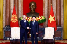 Chủ tịch nước Lương Cường tiếp Thủ tướng Cộng hoà Kyrgyzstan Adylbek Kasymaliev. (Ảnh: Lâm Khánh/TTXVN)