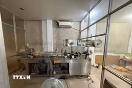 Cơ sở sản xuất thuốc Đông dược giả. (Ảnh: TTXVN phát)