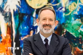 Đại sứ Cộng hòa Italy tại Việt Nam Marco Della Seta trả lời phỏng vấn của phóng viên TTXVN. (Ảnh: TTXVN phát)