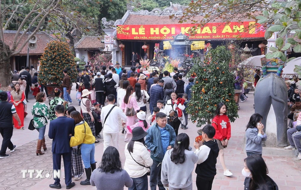 Từ Hà Nội Đi Đền Trần Nam Định: Hành Trình Tâm Linh và Văn Hóa Đặc Sắc