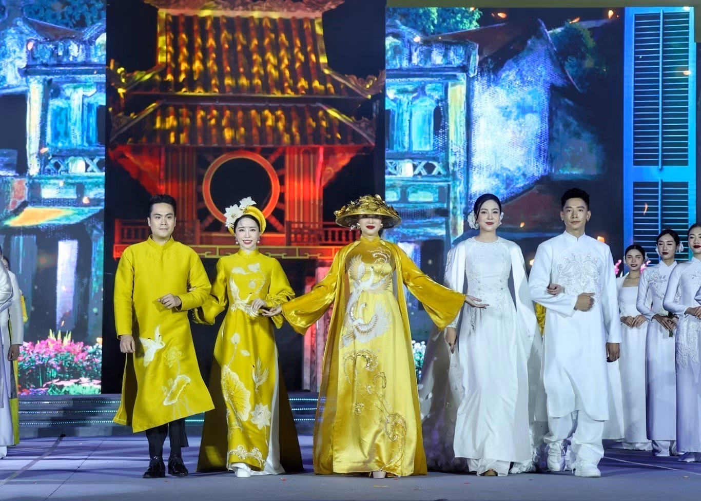 le-hoi-ao-dai-du-lich-ha-noi.jpg