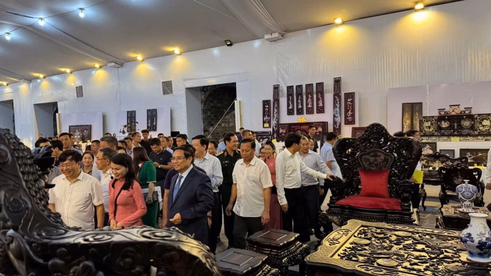 thanh-tuu-ha-noi-lanh-dao2.jpg