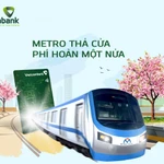 Vietcombank hoàn tiền 50% cho chủ thẻ Vietcombank Visa khi mua vé metro lên tới 450.000 đồng với mỗi khách hàng. (Ảnh: Vietnam+)