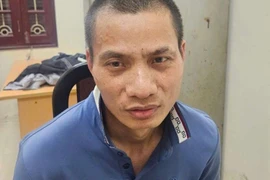 Bắt nghi phạm mang chai xăng vào ngân hàng uy hiếp nhân viên