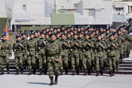 Binh sỹ Serbia trong một cuộc diễu hành. Ảnh: serbia.com