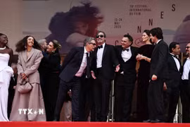 Đoàn làm phim "The Secret Agent" tại Liên hoan phim Cannes 2025. (Ảnh: THX/TTXVN)