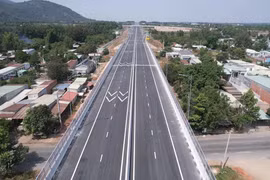 Một đoạn trên cao tốc Biên Hòa-Vũng Tàu đã hoàn thành. (Ảnh: Công Phong/TTXVN)
