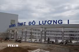 Năm học 2026 - 2027, trường THPT Đô Lương 1 được đầu tư xây mới với tổng vốn đầu tư hơn 100 tỷ đồng, đáp ứng yêu cầu dạy học Chương trình Giáo dục phổ thông mới. (Ảnh: Bích Huệ/TTXVN)