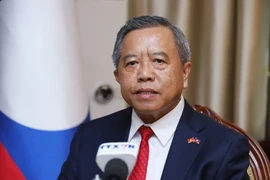 Giáo sư, Viện sỹ Boviengkham Vongdara, Bộ trưởng Bộ Công nghệ và Truyền thông Lào, Chủ tịch Trung ương Hội Hữu nghị Lào-Việt Nam, trả lời phỏng vấn. (Ảnh: Bá Thành/TTXVN)