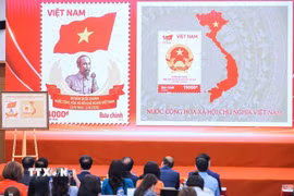 Bộ tem bưu chính đặc biệt ra mắt. (Ảnh: Hoàng Hiếu/TTXVN)