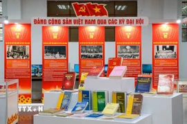 Triển lãm diễn ra từ ngày 26/1-26/2/2026, giới thiệu 800 tư liệu về Đảng Cộng sản Việt Nam qua các kỳ Đại hội. (Ảnh: Khánh Hòa/TTXVN)