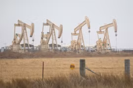 Giàn khoan dầu tại Texas, Mỹ. (Ảnh: THX/TTXVN)