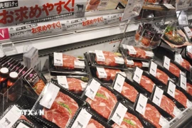 Thịt bò được bày bán tại siêu thị ở Tokyo, Nhật Bản. (Ảnh: Kyodo/TTXVN)