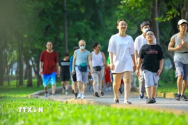 Hà Nội mở rộng, cải tạo công viên, tăng không gian xanh cho người dân