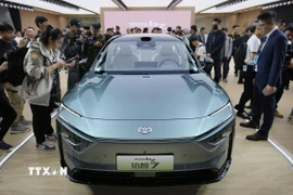Mẫu xe điện bZ7 của Toyota được giới thiệu tại Triển lãm ô tô Thượng Hải ngày 23/4/2025. Ảnh: Kyodo/TTXVN