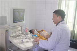 Phòng khám Đa khoa khu vực Đạo Trù đầu tư máy móc thiết bị hiện đại phục vụ công tác khám chữa bệnh cho nhân dân. (Ảnh: Nguyễn Thảo/Vietnam+)