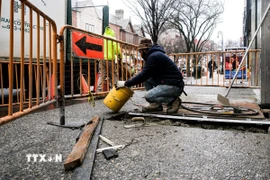 Chính phủ Hàn Quốc hôm 7/9 cho biết những người lao động sẽ được đưa trở về nước sau khi hoàn tất các thủ tục hành chính. (Ảnh: THX/TTXVN) 