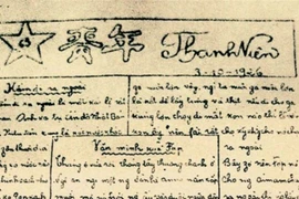 Ngày 21/6/1925, báo Thanh Niên ra số đầu tiên. Bác Hồ vừa là Tổng biên tập, vừa là phóng viên, viết rất nhiều tin bài cho tờ báo. Báo Thanh Niên xuất bản được 88 số đã góp phần quan trọng trong việc truyền bá chủ nghĩa Marx-Lenin vào cách mạng Việt Nam, chuẩn bị tư tưởng, tổ chức để tiến tới thành lập Đảng cộng sản Việt Nam năm 1930. Trong ảnh: Báo Thanh niên những ngày đầu mới xuất bản. (Ảnh: Tư liệu/TTXVN phát) 