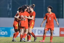 Đội tuyển U20 nữ Việt Nam đã không gặp khó khăn nào khi giành chiến thắng ở cả 3 trận trước các đội tuyển U20 Hong Kong (Trung Quốc), U20 Singapore và U20 Kyrgyzstan.