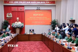 Đại diện các đơn vị trả lời câu hỏi của các cơ quan thông tấn, báo chí trong buổi họp báo. (Ảnh: Tuấn Anh/TTXVN)