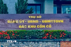 Trụ sở Đảng uỷ, Ủy ban Nhân dân Đặc khu Cồn Cỏ. (Ảnh: Thanh Thủy/TTXVN)