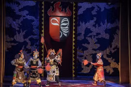 Trích đoạn Tuồng cổ "Ôn Đình chém Tá" biểu diễn tại Nhà hát Tuồng Việt Nam. (Ảnh: Khánh Hoà/TTXVN)