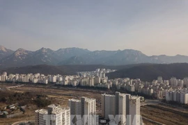 Các tòa nhà chung cư ở phía bắc thủ đô Seoul, Hàn Quốc. (Nguồn: AFP/ TTXVN)