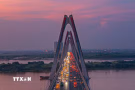 Cầu Nhật Tân của Thủ đô Hà Nội. (Ảnh: Phạm Tuấn Anh/TTXVN) 