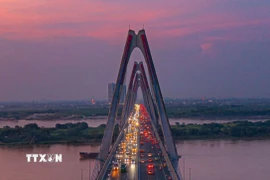 Cầu Nhật Tân của Thủ đô Hà Nội. (Ảnh: Phạm Tuấn Anh/TTXVN) 