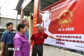 Người dân biên giới Lai Châu háo hức chờ ngày đi bầu cử. (Ảnh: Nguyễn Oanh/TTXVN)