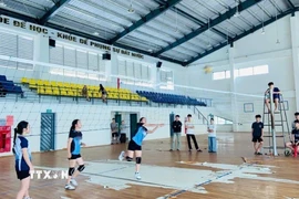 Học sinh Trường Trung học phổ thông Kỳ Sơn được chơi thể thao hàng ngày, phát triển kỹ năng bản thân, rèn luyện sức khỏe. (Ảnh: Bích Huệ/TTXVN)