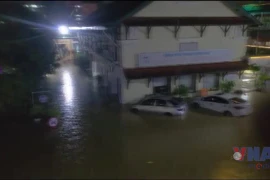 Công an Huế xuyên đêm đưa bệnh nhân đến nơi an toàn