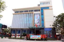Trụ sở các đơn vị sự nghiệp thuộc UBND Thành phố Thái Bình (cũ) được cải tạo thành 4 phòng học, 7 phòng bộ môn và 10 phòng chức năng giúp giải bài toán về cơ sở vật chất cho trường Trung học cơ sở Trần Phú. (Ảnh: Thế Duyệt/TTXVN) 