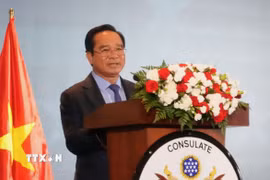 Chủ tịch Ủy ban nhân dân Thành phố Hồ Chí Minh Nguyễn Văn Được phát biểu tại lễ kỷ niệm. (Ảnh: Hữu Duyên/ TTXVN)