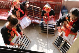 Độc đáo kỹ nghệ kéo sợi của phụ nữ Dao ở Lai Châu