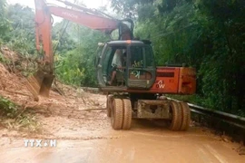 Thanh Hóa: Sạt lở đất tại tuyến Quốc lộ 217 đi Cửa khẩu quốc tế Na Mèo