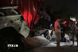 Hiện trường vụ tai nạn liên hoàn trên cao tốc La Sơn-Túy Loan (xã Hưng Lộc, thành phố Huế). (Ảnh: TTXVN phát) 