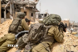 Lực lượng Phòng vệ Israel (IDF) ngày 20/8/2025 bắt đầu thực hiện chiến dịch tấn công vào thành phố Gaza (ảnh) nhằm "rút ngắn thời gian chiếm đóng các cứ điểm cuối cùng và đánh bại Hamas". Trong khi đó, lực lượng Hamas đã chấp thuận đề xuất ngừng bắn kéo dài trong 60 ngày do các nước Arập bảo trợ, theo đó trả tự do cho 10 con tin còn sống cũng như trao trả thi thể của 18 con tin đã thiệt mạng, cho phép viện trợ nhân đạo được đưa vào Gaza thông qua các tổ chức quốc tế. THX/TTXVN