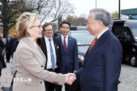 Tổng Bí thư Tô Lâm gặp Phó Chủ tịch thứ nhất Quốc hội Phần Lan Paula Risikko. (Ảnh: Thống Nhất/TTXVN)