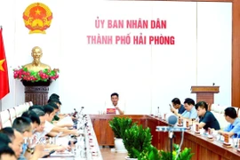 Quang cảnh cuộc họp khẩn triển khai các biện pháp ứng phó bão số 9. (Ảnh: Hoàng Ngọc/TTXVN) 