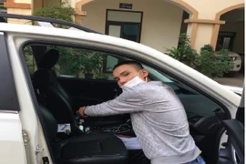 Đối tượng tìm các phương tiện ôtô có tài sản trong xe để đập kính lấy tài sản.