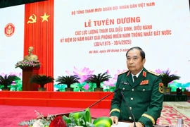 Thượng tướng Phùng Sĩ Tấn, Phó tổng Tham mưu trưởng Quân đội Nhân dân Việt Nam chủ trì buổi lễ. 