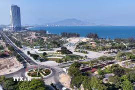 Dải ven biển tỉnh Ninh Thuận đang thu hút các doanh nghiệp đến nhà đầu tư vào lĩnh vực du lịch. (Ảnh: Công Thử/TTXVN)