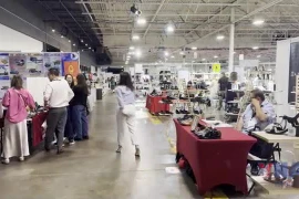 Ngành da giày Việt Nam tìm kiếm cơ hội tại Canada và Bắc Mỹ