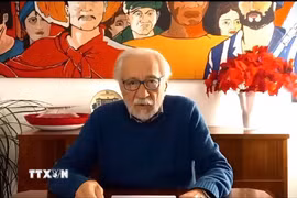 Ông Renato Darsie, Chủ tịch Chi Hội hữu nghị Italy-Việt Nam vùng Veneto trả lời phỏng vấn của phóng viên TTXVN. (Ảnh: Thanh Hải/TTXVN)
